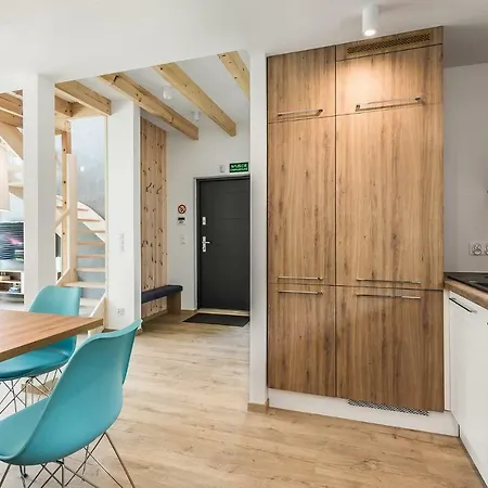 Housea Wakacyjne 펜션 얀타르